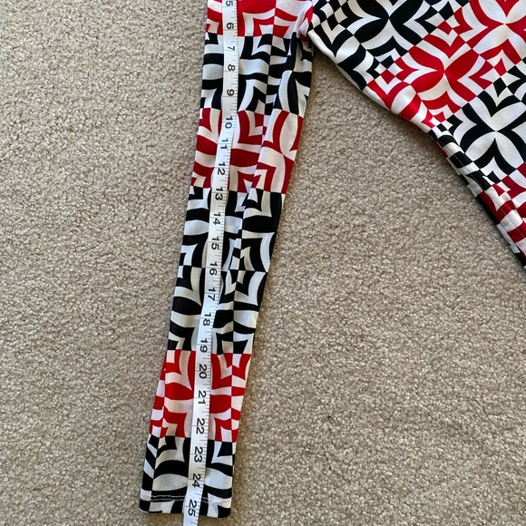 Kenneth Cole Geometric Shape Top - Picture 6 of 12